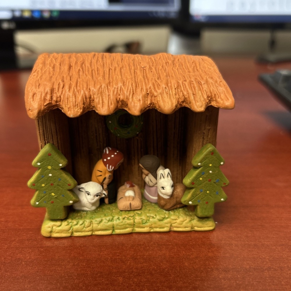 Miniature Christmas Nativity Scene Clay Diorama Handcrafted In Peru 3" Stable